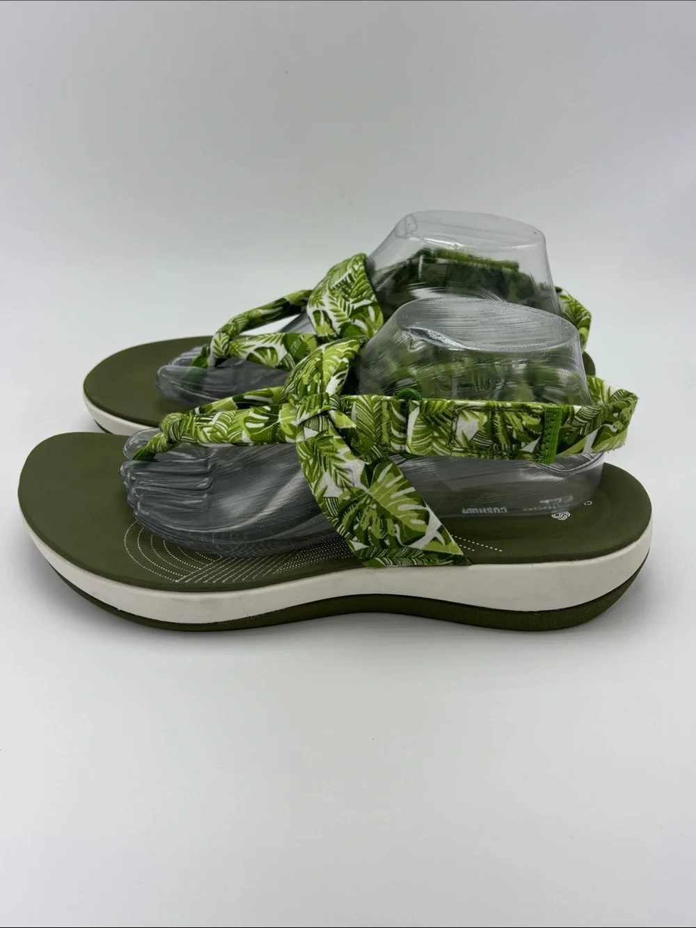 Cloudsteppers by Clarks Arla Nicole‎ Green Jersey Thong Sandals - 11W